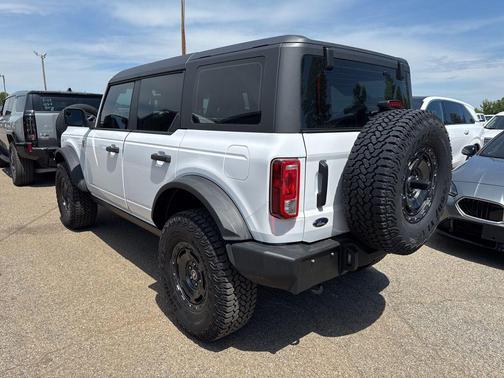 Oxford White 2025 Ford Bronco Base