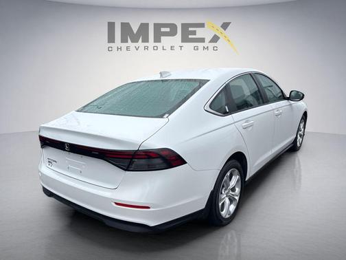Platinum White Pearl 2024 Honda Accord LX 1.5T