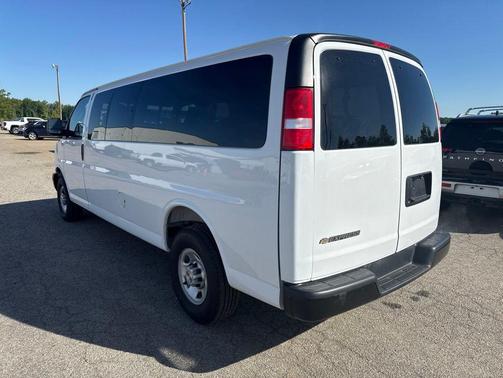 Summit White 2025 Chevrolet Express 3500 RWD 3500 Extended Wheelbase LS