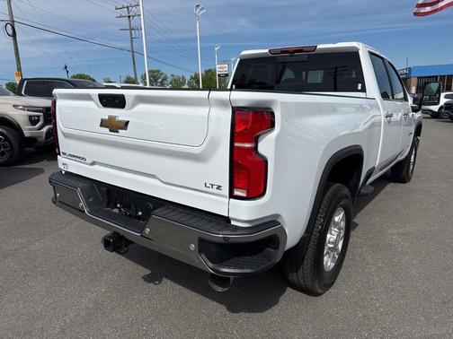 Summit White 2026 Chevrolet Silverado 2500 LTZ