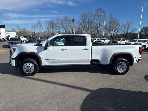 2026 GMC Sierra 3500 Denali
