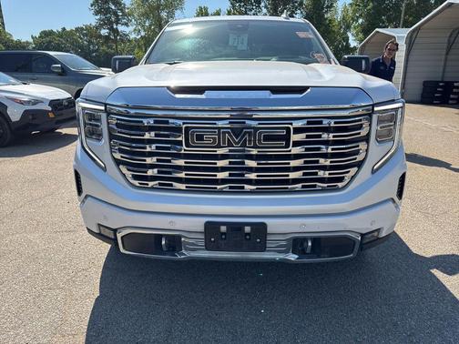 White 2024 GMC Sierra 1500 Denali