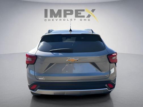 Gray 2025 Chevrolet Trax LT
