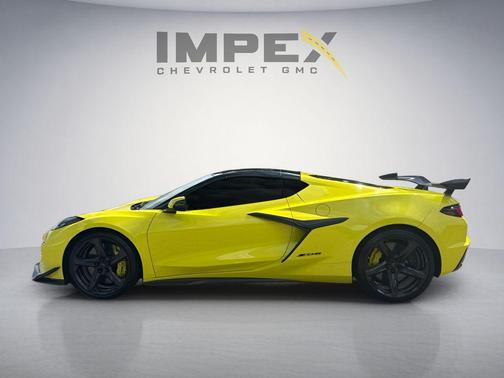 Accelerate Yellow Metallic 2024 Chevrolet Corvette Z06