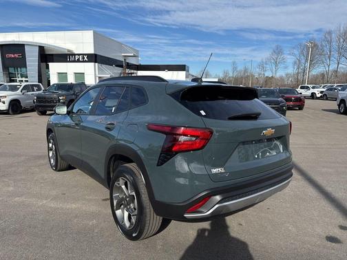 2025 Chevrolet Trax LT