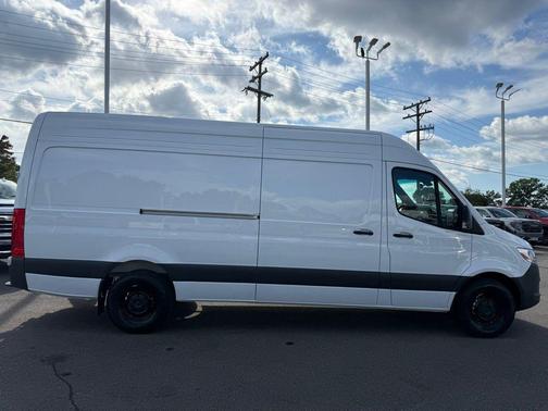 2025 Mercedes-Benz Sprinter 2500 High Roof