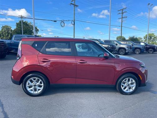 2024 Kia Soul LX