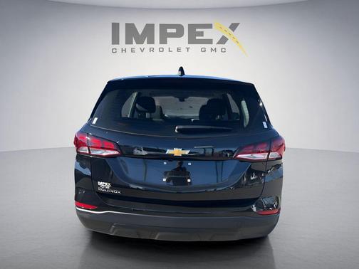 Mosaic Black Metallic 2024 Chevrolet Equinox LS
