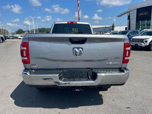 2024 RAM 3500 Tradesman Crew Cab 4x4 8' Box