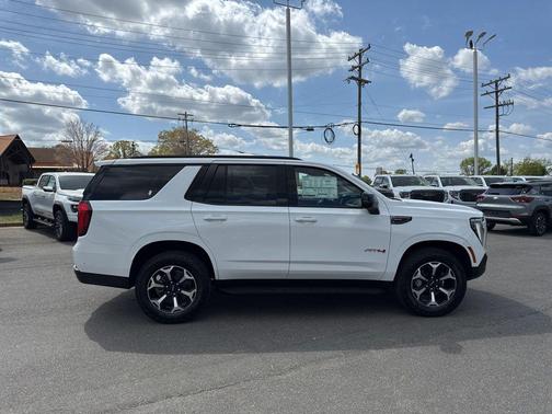 Summit White 2026 GMC Yukon 4WD AT4