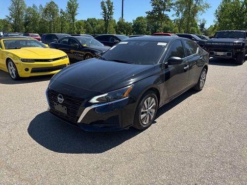 Super Black 2025 Nissan Altima S FWD