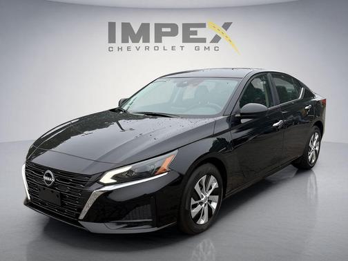 Super Black 2025 Nissan Altima S FWD