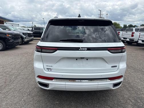 Bright White Clearcoat 2025 Jeep Grand Cherokee Overland