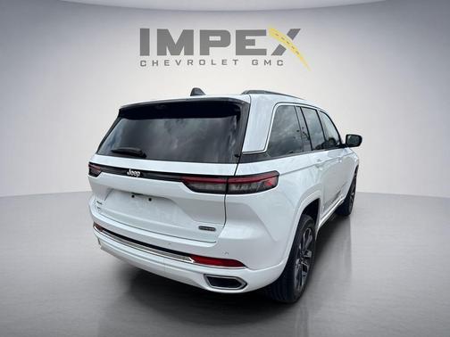 Bright White Clearcoat 2025 Jeep Grand Cherokee Overland