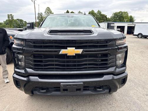 Black 2024 Chevrolet Silverado 2500 Custom
