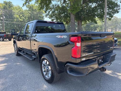 Black 2024 Chevrolet Silverado 2500 Custom