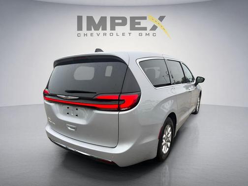 Silver Mist Clearcoat 2024 Chrysler Pacifica Touring L