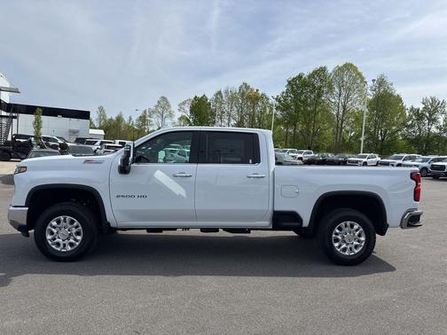 Summit White 2026 Chevrolet Silverado 2500 LTZ