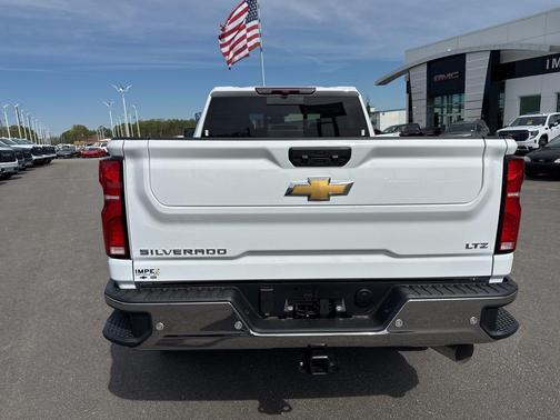 Summit White 2026 Chevrolet Silverado 2500 LTZ