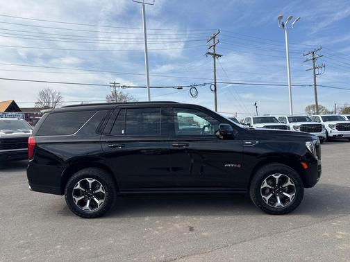 2023 GMC Yukon AT4