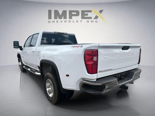 Summit White 2026 Chevrolet Silverado 3500 LT