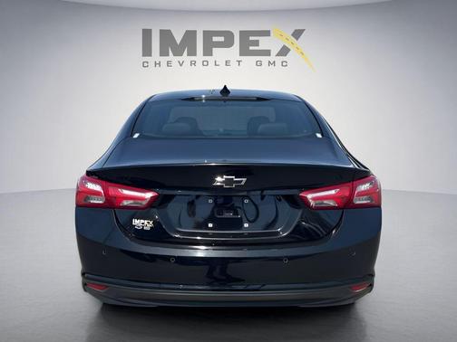 Mosaic Black Metallic 2024 Chevrolet Malibu 1LT