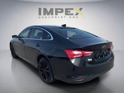 Mosaic Black Metallic 2024 Chevrolet Malibu 1LT