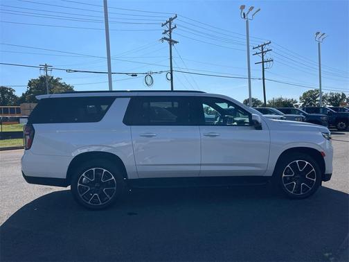 2024 Chevrolet Suburban RST
