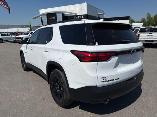 Summit White 2023 Chevrolet Traverse LT Leather