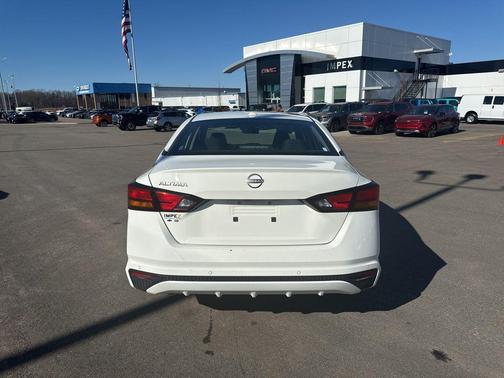 White 2025 Nissan Altima SV FWD