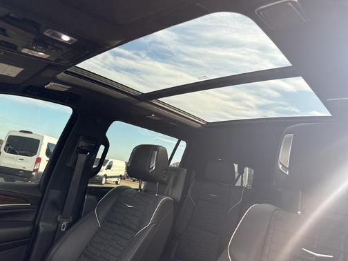2021 Cadillac Escalade ESV Sport Platinum