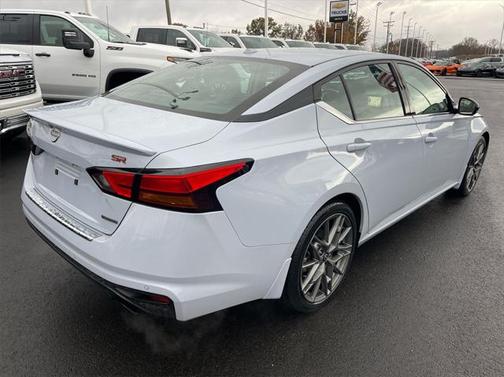 2023 Nissan Altima SR VC-Turbo FWD