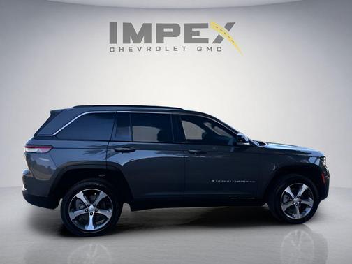 Baltic Gray Metallic Clearcoat 2024 Jeep Grand Cherokee Limited