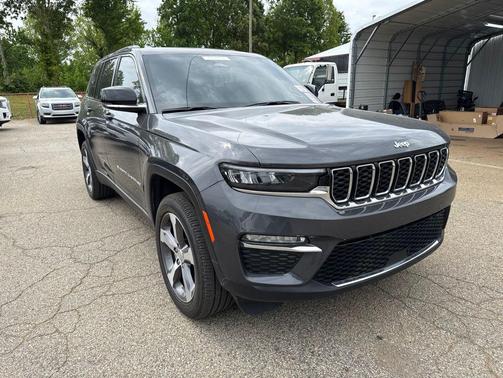 Baltic Gray Metallic Clearcoat 2024 Jeep Grand Cherokee Limited