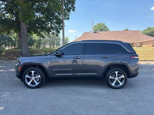 Baltic Gray Metallic Clearcoat 2024 Jeep Grand Cherokee Limited
