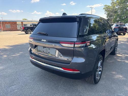 Baltic Gray Metallic Clearcoat 2024 Jeep Grand Cherokee Limited