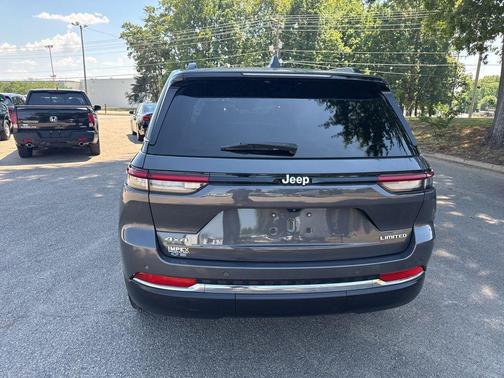 Baltic Gray Metallic Clearcoat 2024 Jeep Grand Cherokee Limited