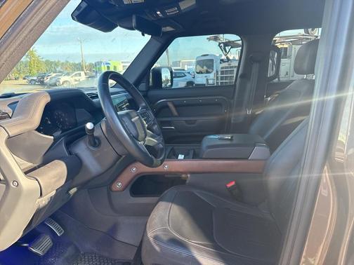 2024 Land Rover Defender 110 P400 X