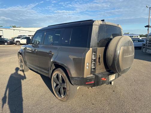 2024 Land Rover Defender 110 P400 X
