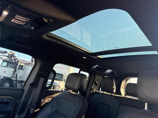 2024 Land Rover Defender 110 P400 X