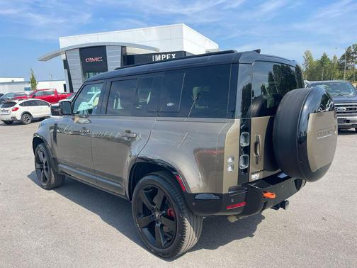 2024 Land Rover Defender 110 P400 X