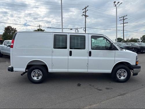 2025 Chevrolet Express 2500 RWD 2500 Regular Wheelbase WT