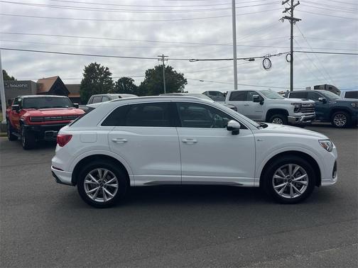 2023 Audi Q3 Premium 45 TFSI S line quattro Tiptronic