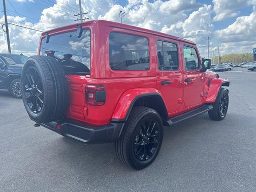 2025 Jeep Wrangler 4xe Sahara