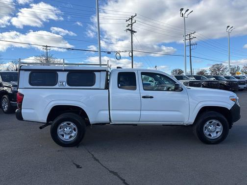 2022 Toyota Tacoma SR