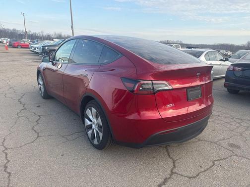 2024 Tesla Model Y Long Range Dual Motor All-Wheel Drive