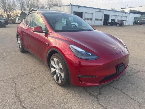 2024 Tesla Model Y Long Range Dual Motor All-Wheel Drive