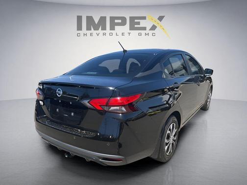 Super Black 2020 Nissan Versa 1.6 S