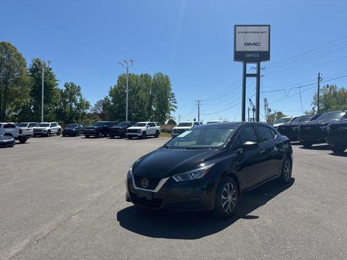 Super Black 2020 Nissan Versa 1.6 S