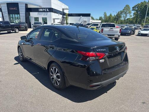 Super Black 2020 Nissan Versa 1.6 S